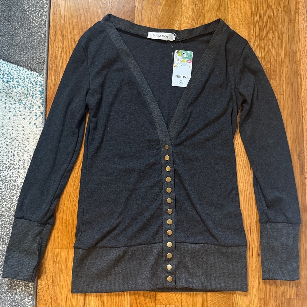 Black Button-Down Women's Top 
Generous XS - Picture 4 of 5